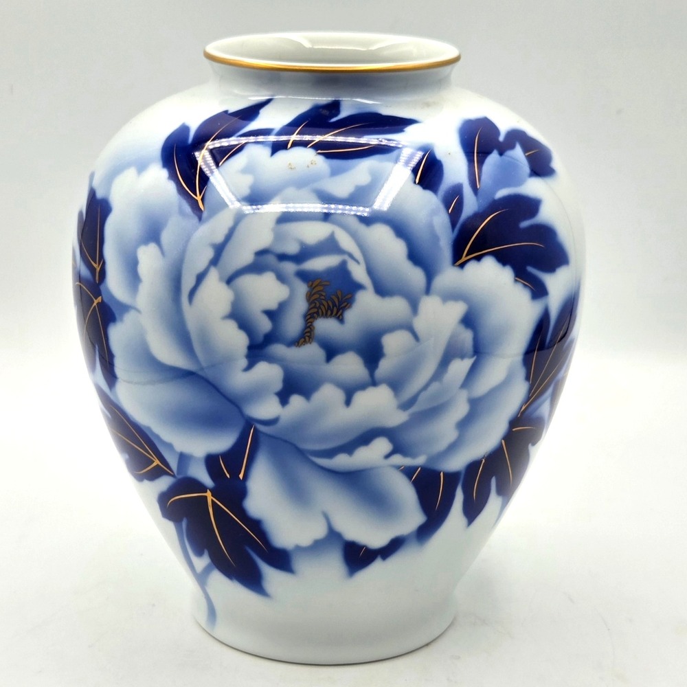 FUKAGAWA ARITA Porcelain Vase Peony Blossom ARITA JAR 9" Tall Japanese Vintage